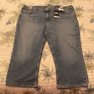 NWT Lee Capri Mid Rise